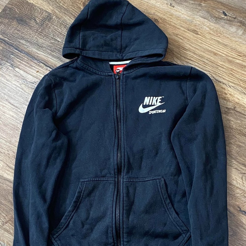 (NEW) Nike Hoodie (boys 10-12)